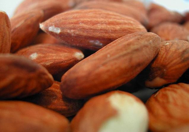 Almond membantu mengawal jumlah kalori dalam proses kehilangan berat badan