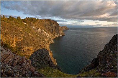 Istirahat di Tasik Baikal pada musim gugur: ke kedalaman tidak diketahui