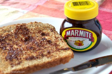 42. Roti bakar dengan mentega dan marmite, Britain